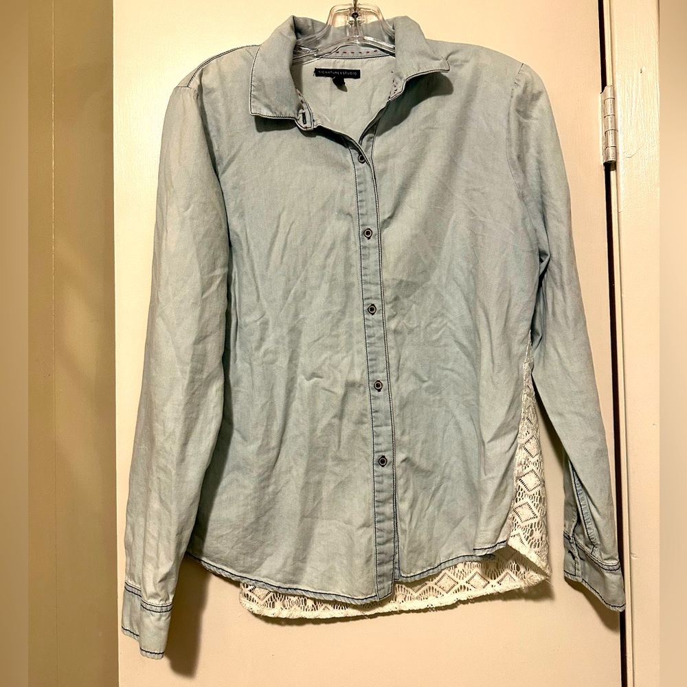 Signature Studio denim button up size M